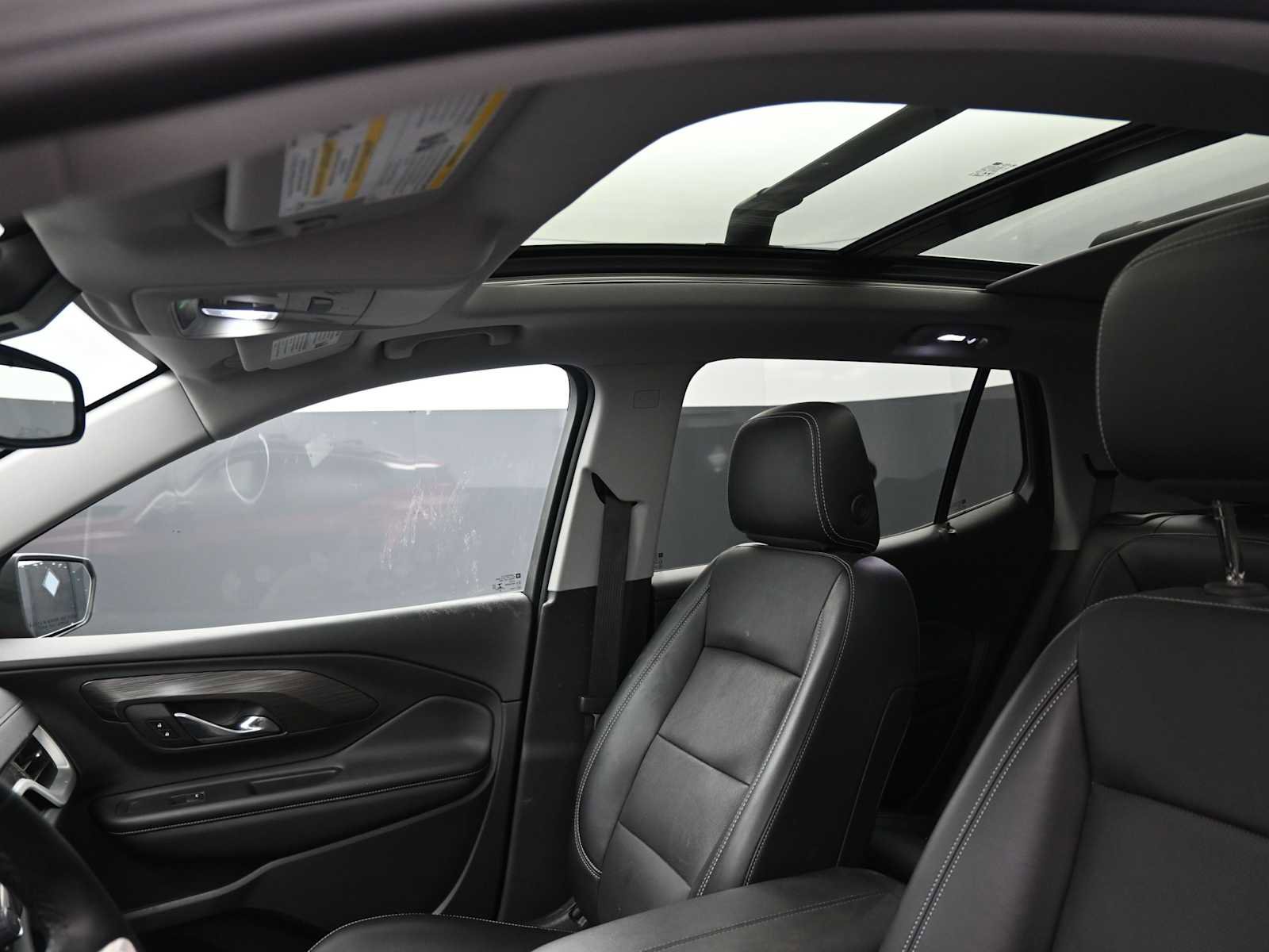 Used 2023 GMC Terrain SLT image 23