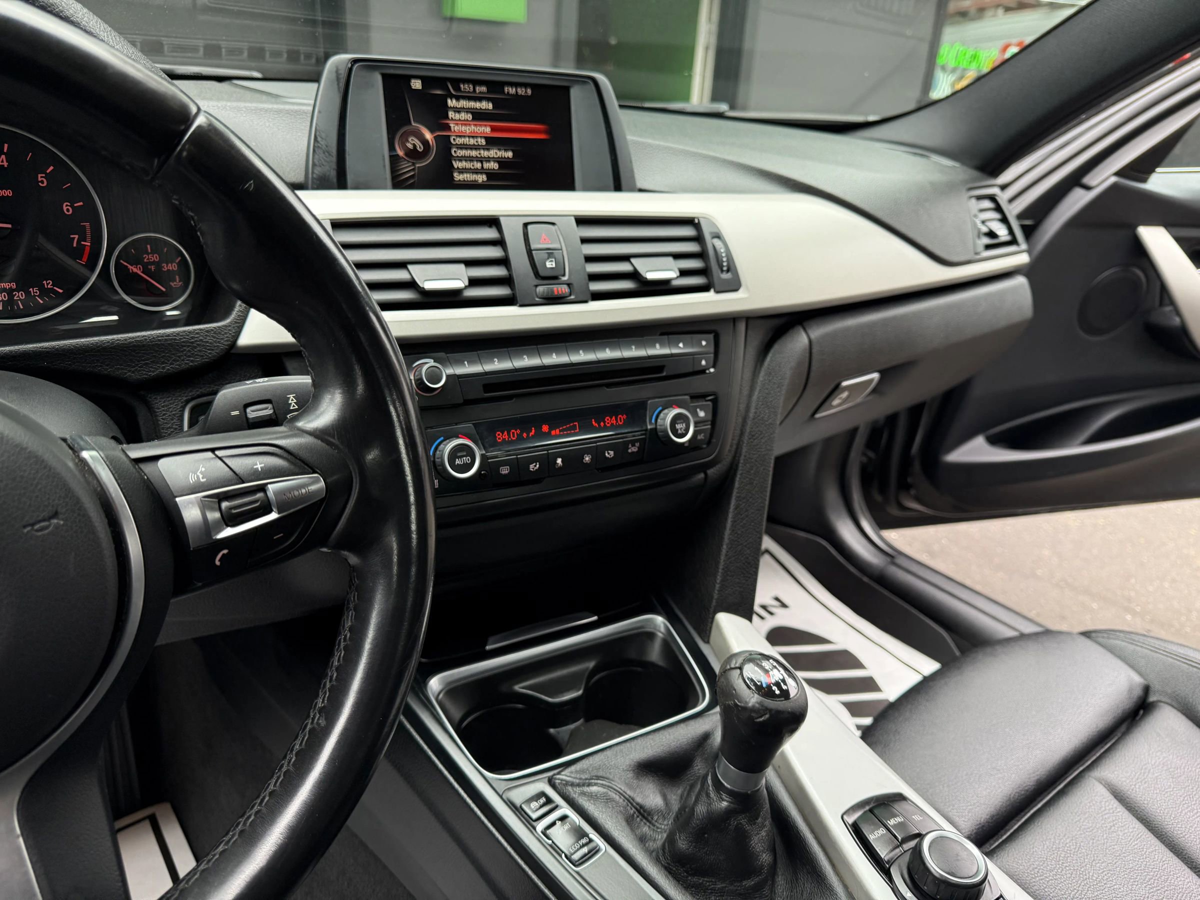 Used 2015 BMW 320i Sedan RWD image 9