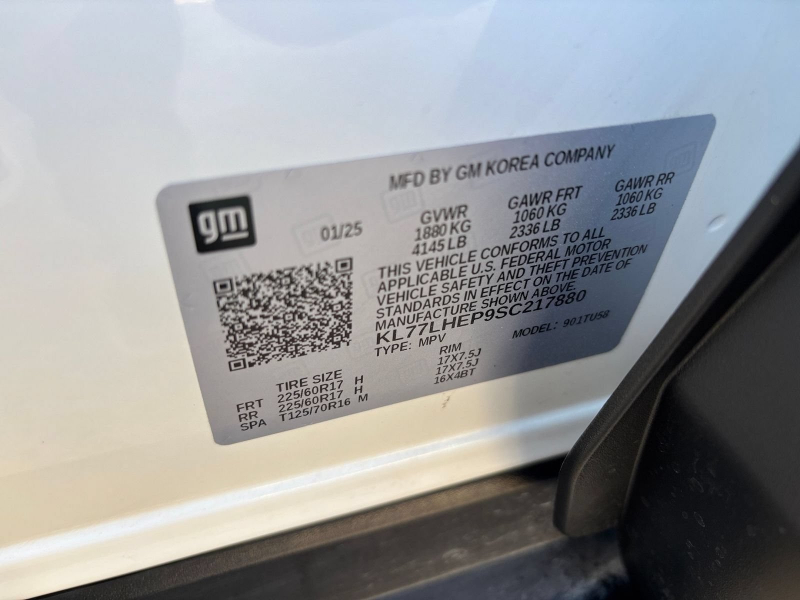 Used 2025 Chevrolet Trax LT FWD image 28