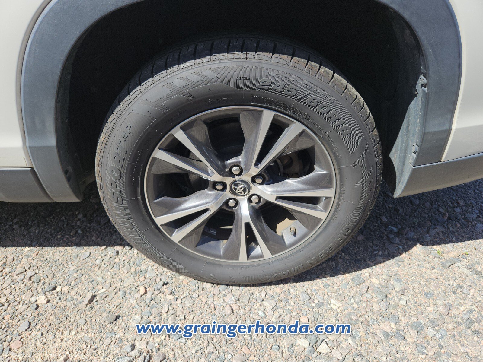 Used 2019 Toyota Highlander Plus FWD image 10