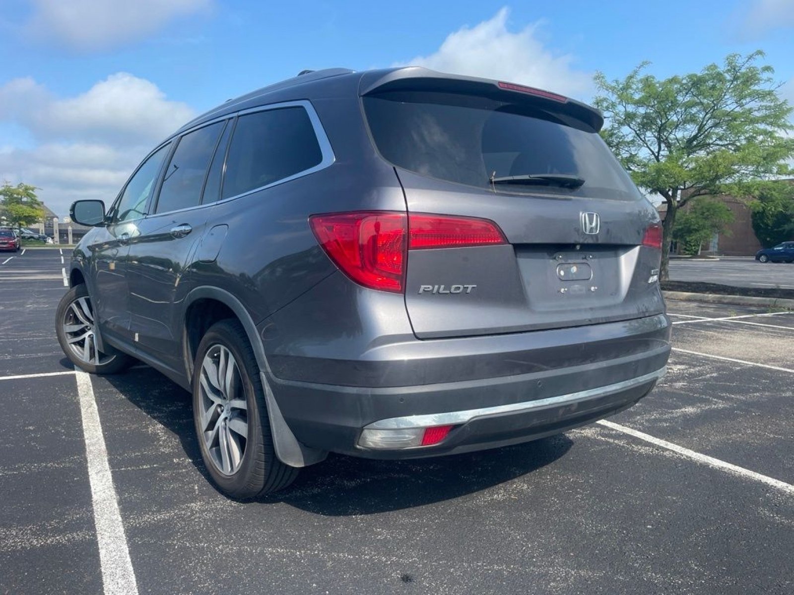 Used 2017 Honda Pilot Touring image 8