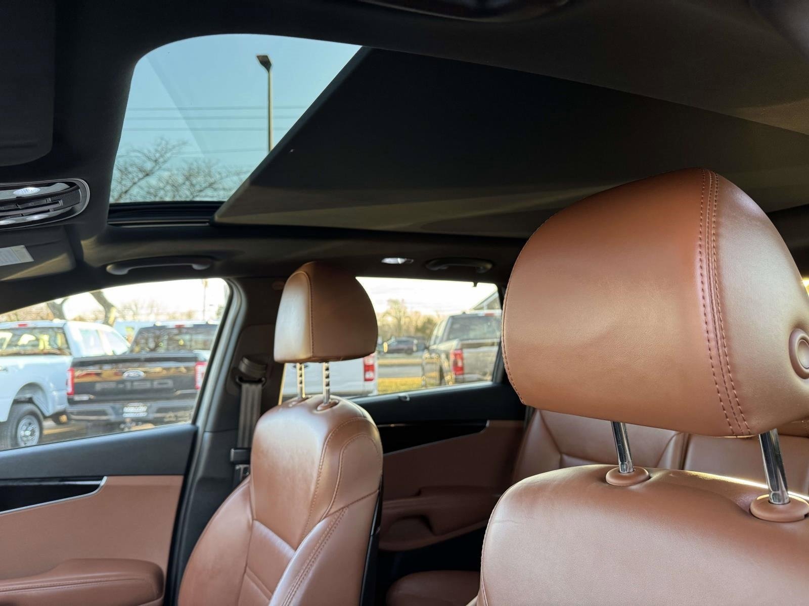 Used 2019 Kia Sorento SX image 27