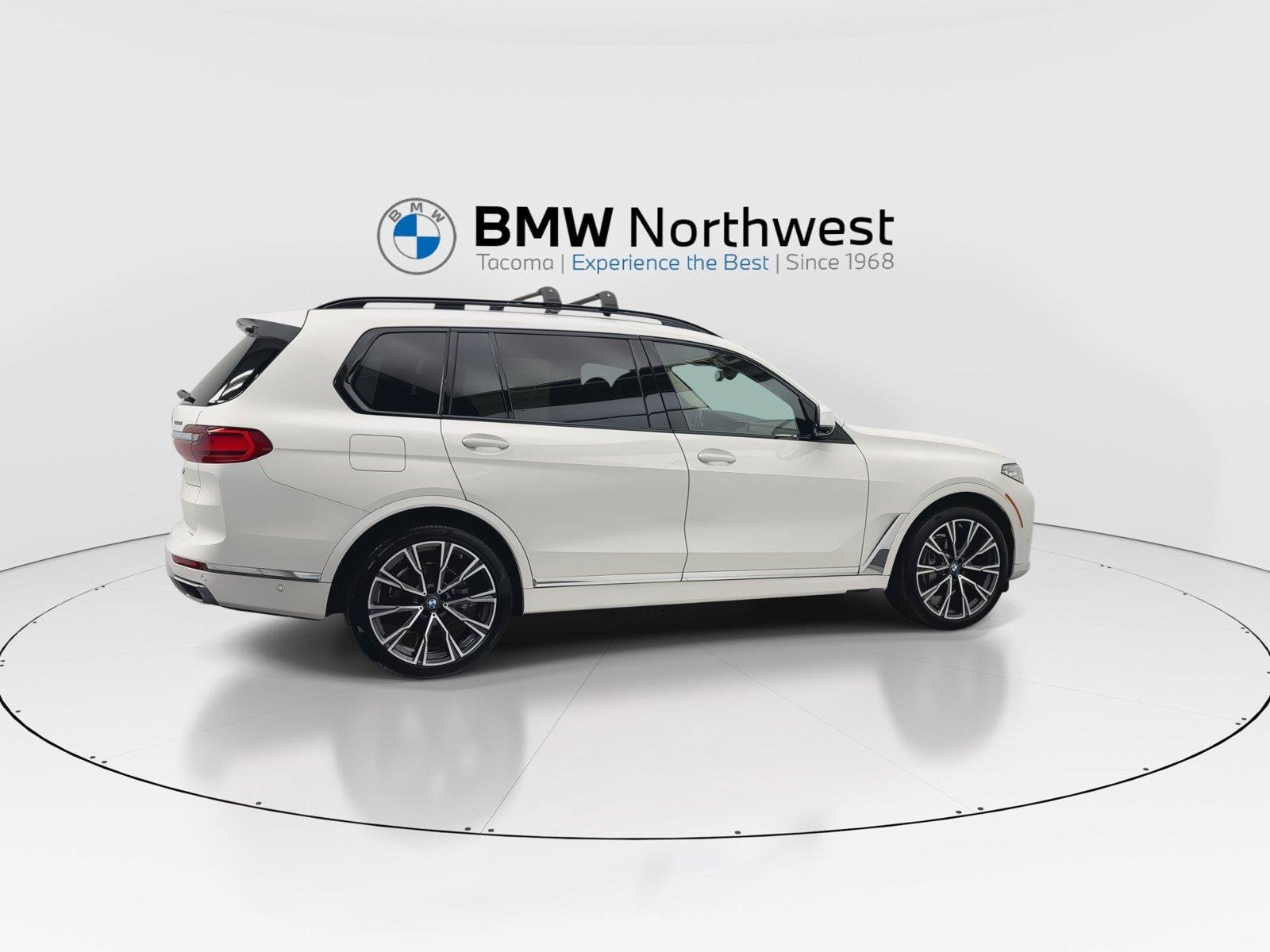 Used 2021 BMW X7 xDrive40i w/ Parking Assistance Package AWD/4WD image 4