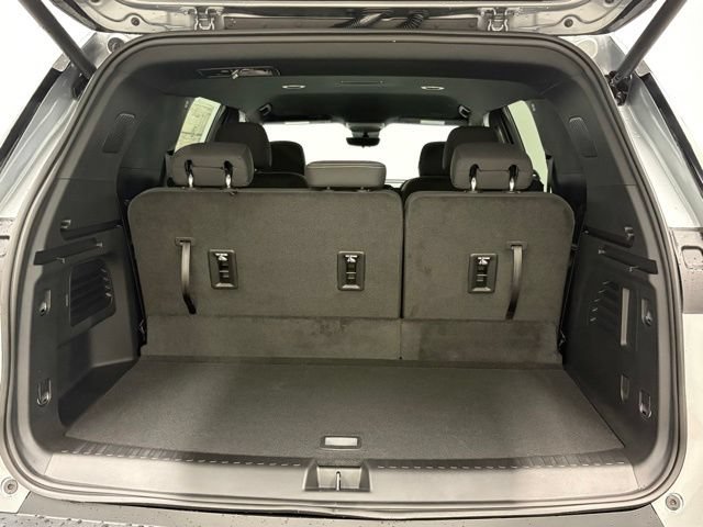 New 2026 Chevrolet Traverse LT w/ Midnight/Sport Edition FWD image 7