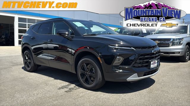 New 2026 Chevrolet Blazer LT w/ Convenience Package FWD image 1