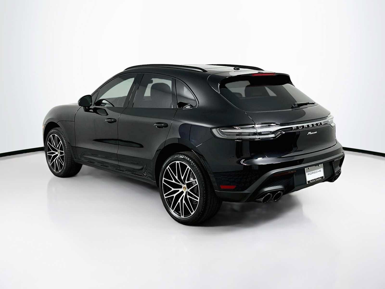 New 2026 Porsche Macan AWD/4WD image 3