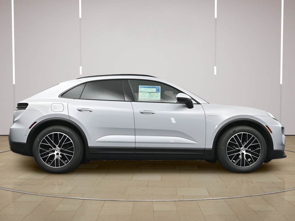 New 2026 Porsche Macan Electric RWD image 32