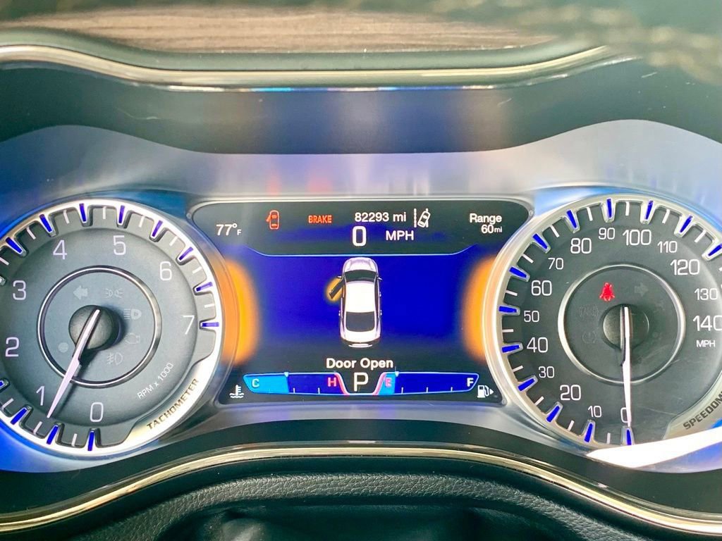 Used 2015 Chrysler 200 C w/ Navigation & Sound Group I image 17