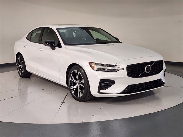 Used 2024 Volvo S60 B5 Core image 7