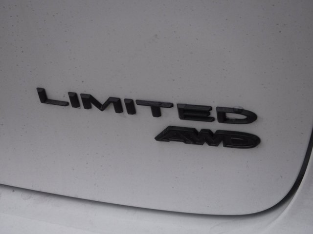 New 2026 Chrysler Pacifica Limited image 8