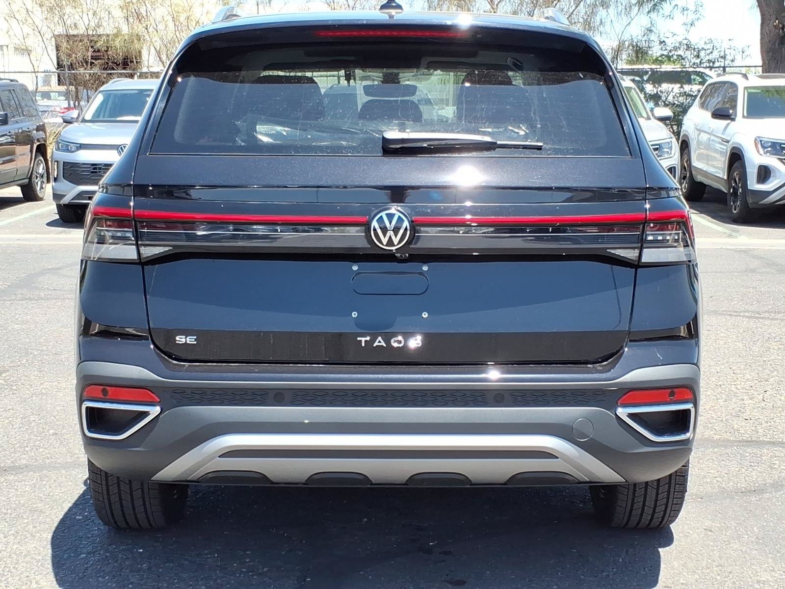 New 2026 Volkswagen Taos SE FWD image 6