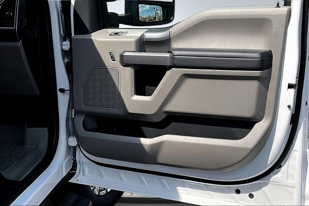 Used 2019 Ford F350 XLT w/ XLT Premium Package AWD/4WD image 33