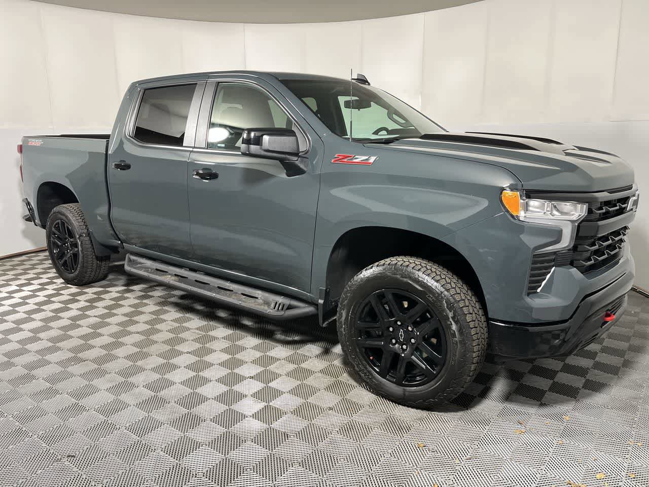 Used 2025 Chevrolet Silverado 1500 LT Trail Boss w/ Protection Package AWD/4WD image 2