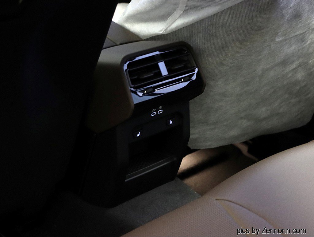 Used 2026 BMW 530i xDrive w/ Premium Package image 14