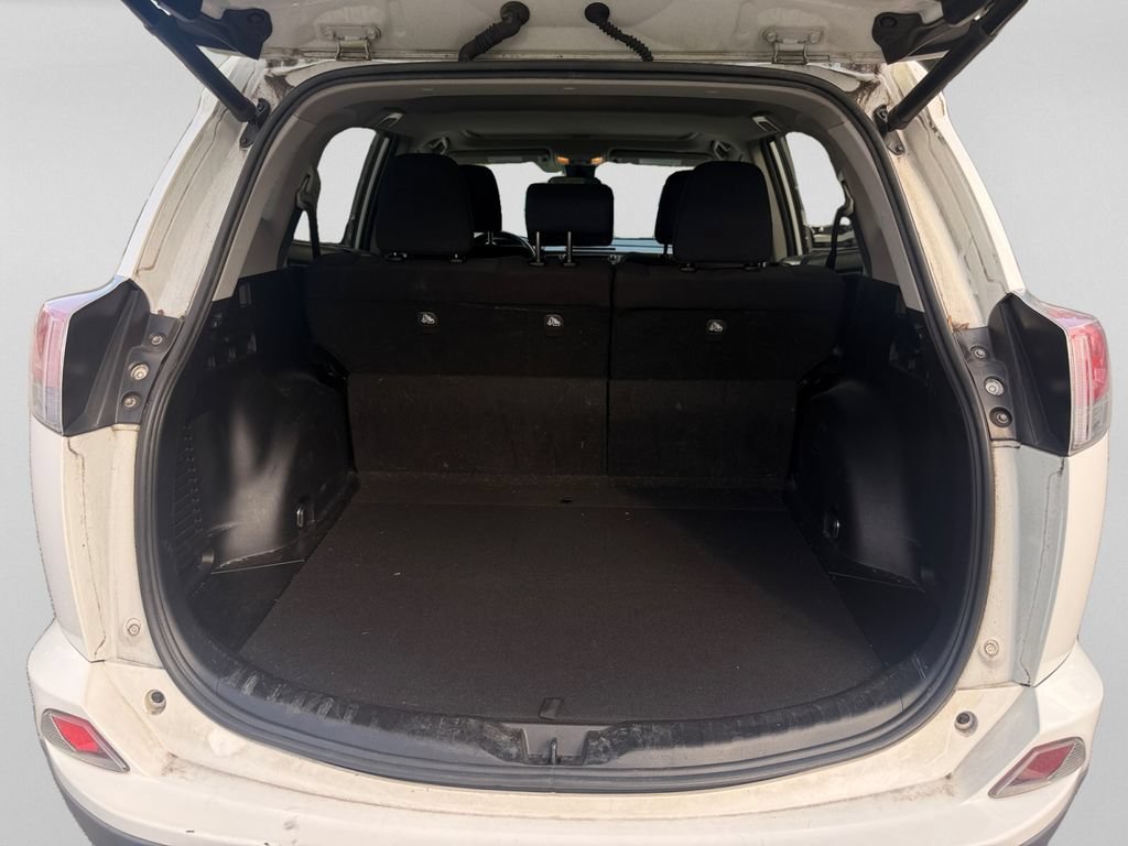 Used 2017 Toyota RAV4 XLE FWD image 26
