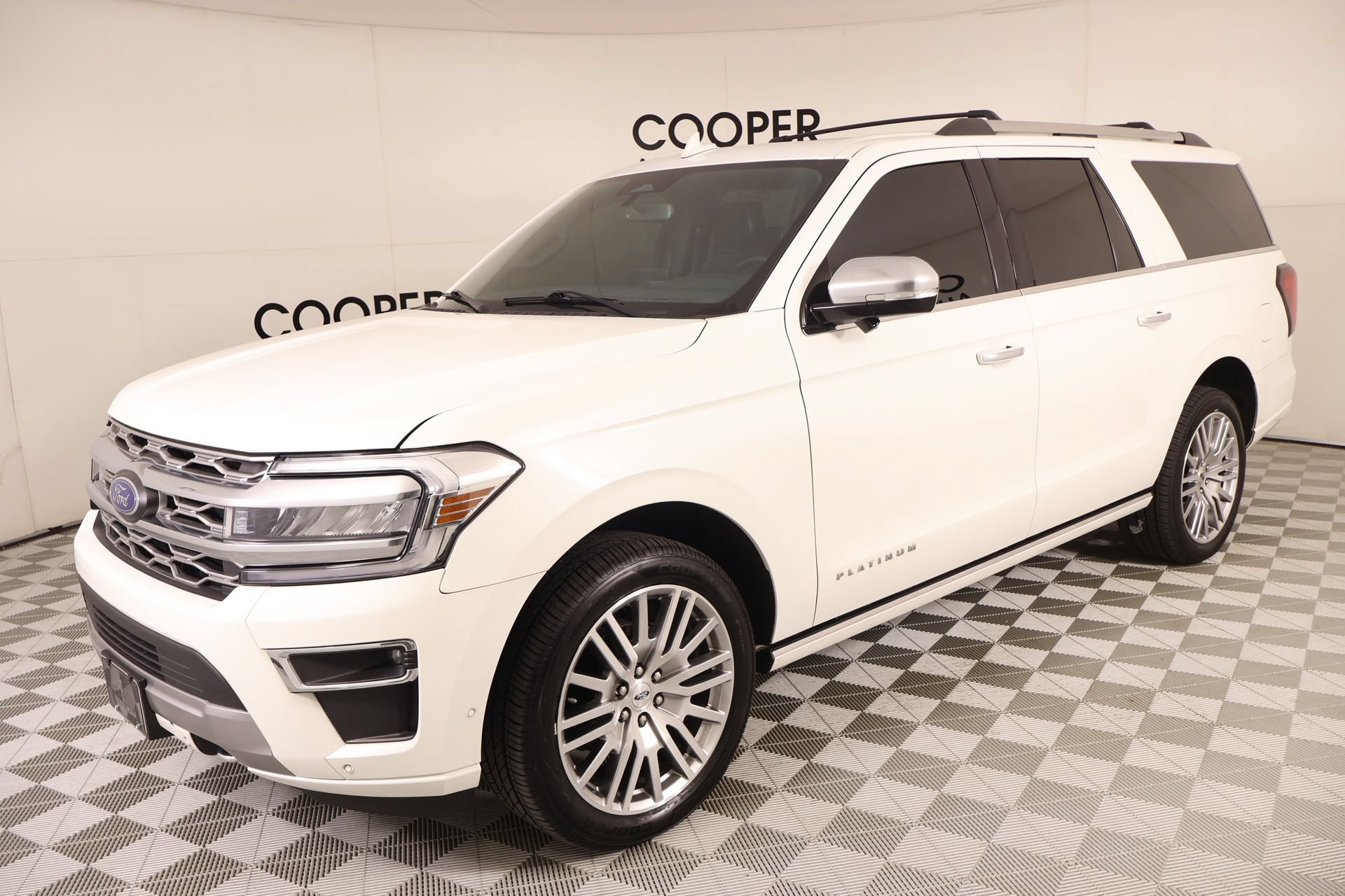 Used 2024 Ford Expedition Max Platinum AWD/4WD image 10