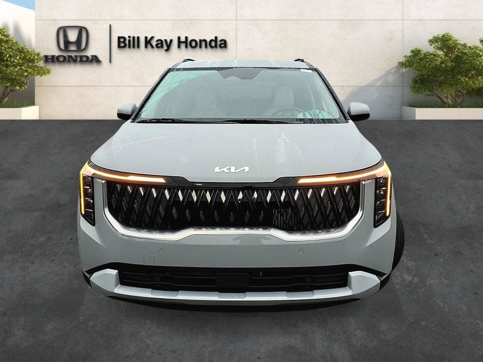 Used 2025 Kia Carnival EX FWD image 9