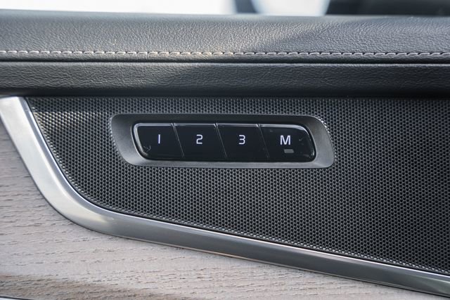 Used 2025 Volvo XC90 B6 Plus image 40