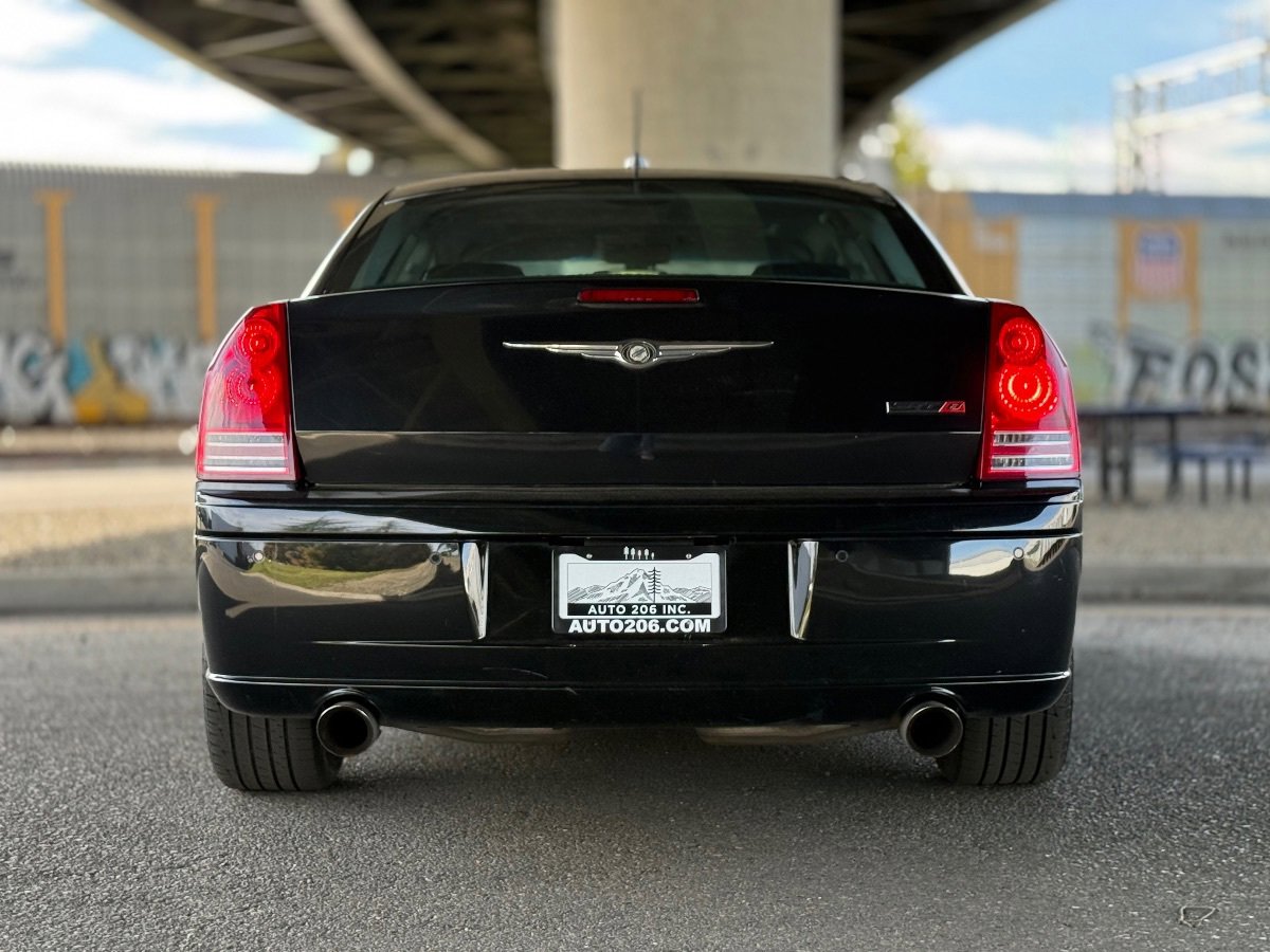 Used 2008 Chrysler 300 SRT8 w/ SRT Option Group II RWD image 4