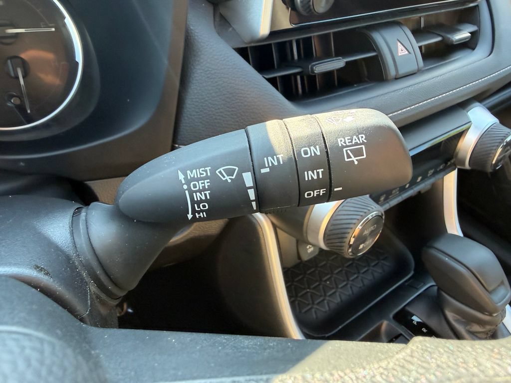 Used 2025 Toyota RAV4 XLE FWD image 21