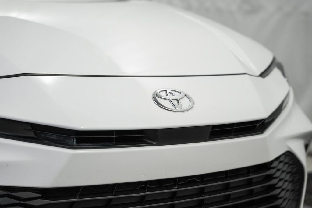 Used 2025 Toyota Camry LE image 11