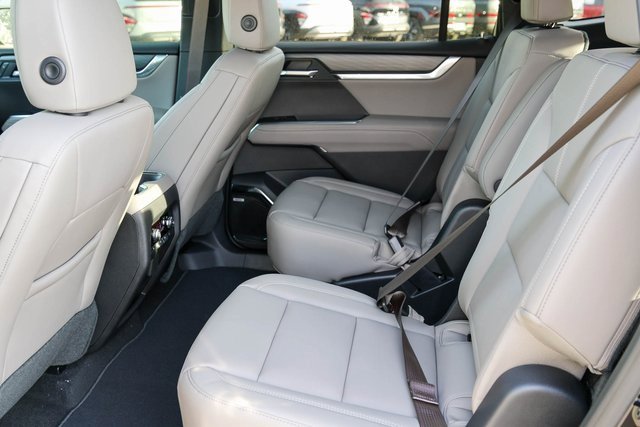 New 2026 GMC Acadia Elevation image 11