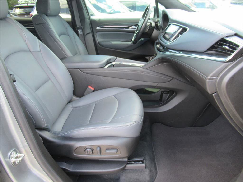 Used 2023 Buick Enclave Essence w/ Experience Buick Package FWD image 10