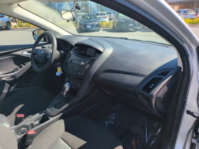 Used 2015 Ford Focus SE FWD image 29