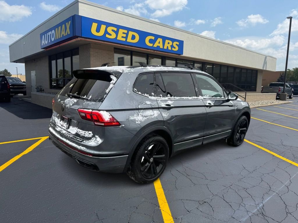 Used 2024 Volkswagen Tiguan SE R-Line image 5