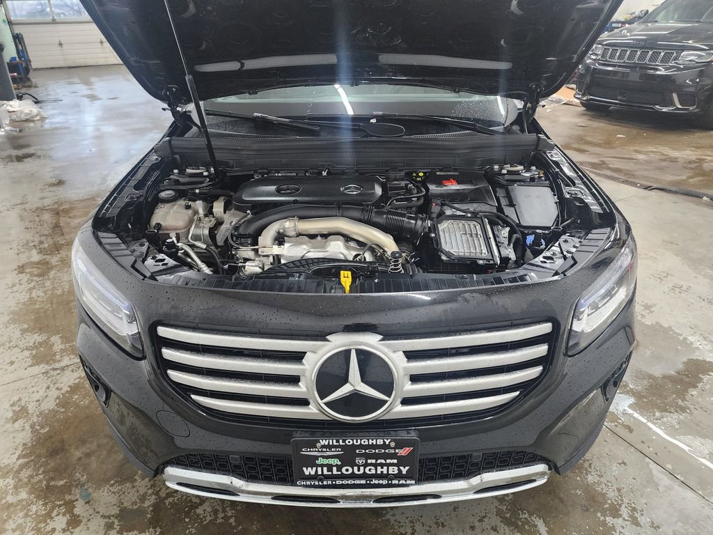 Used 2024 Mercedes-Benz GLB 250 4MATIC image 35