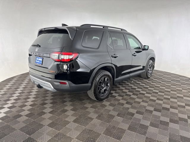 Certified 2025 Honda Pilot TrailSport image 5