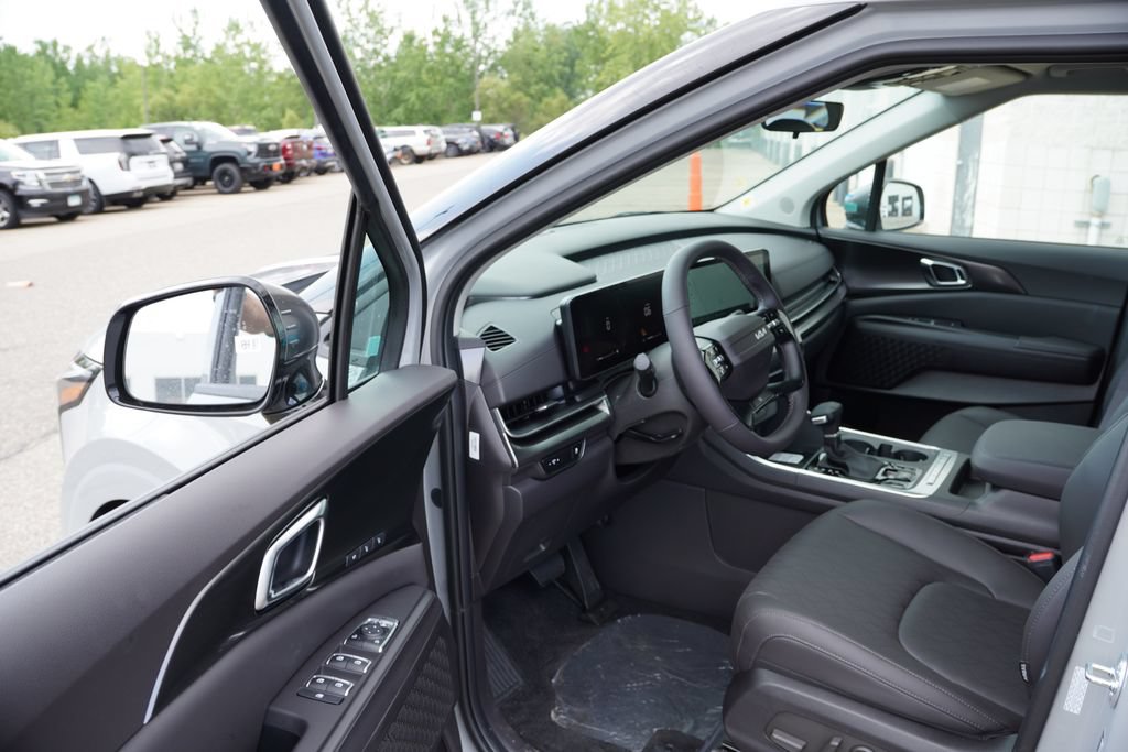 New 2027 Kia Carnival EX FWD image 10