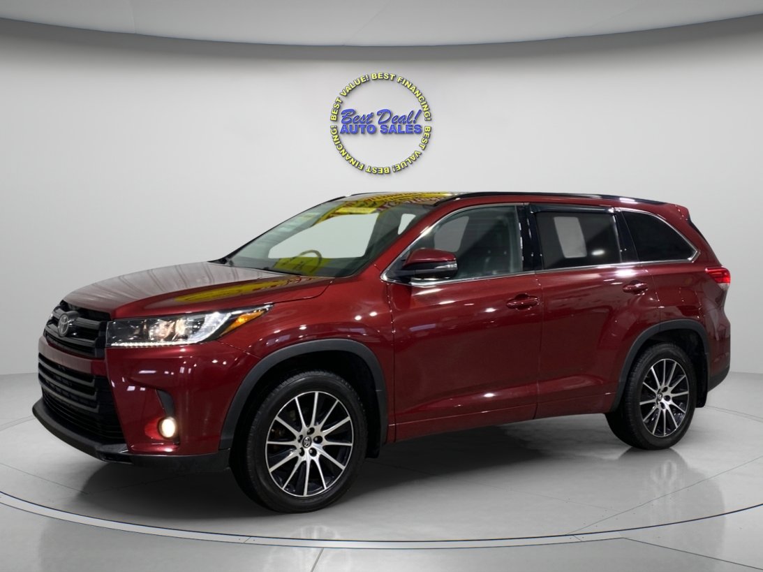 Used 2017 Toyota Highlander SE image 1