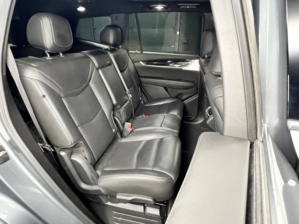 Used 2025 Cadillac XT6 Premium Luxury FWD image 18
