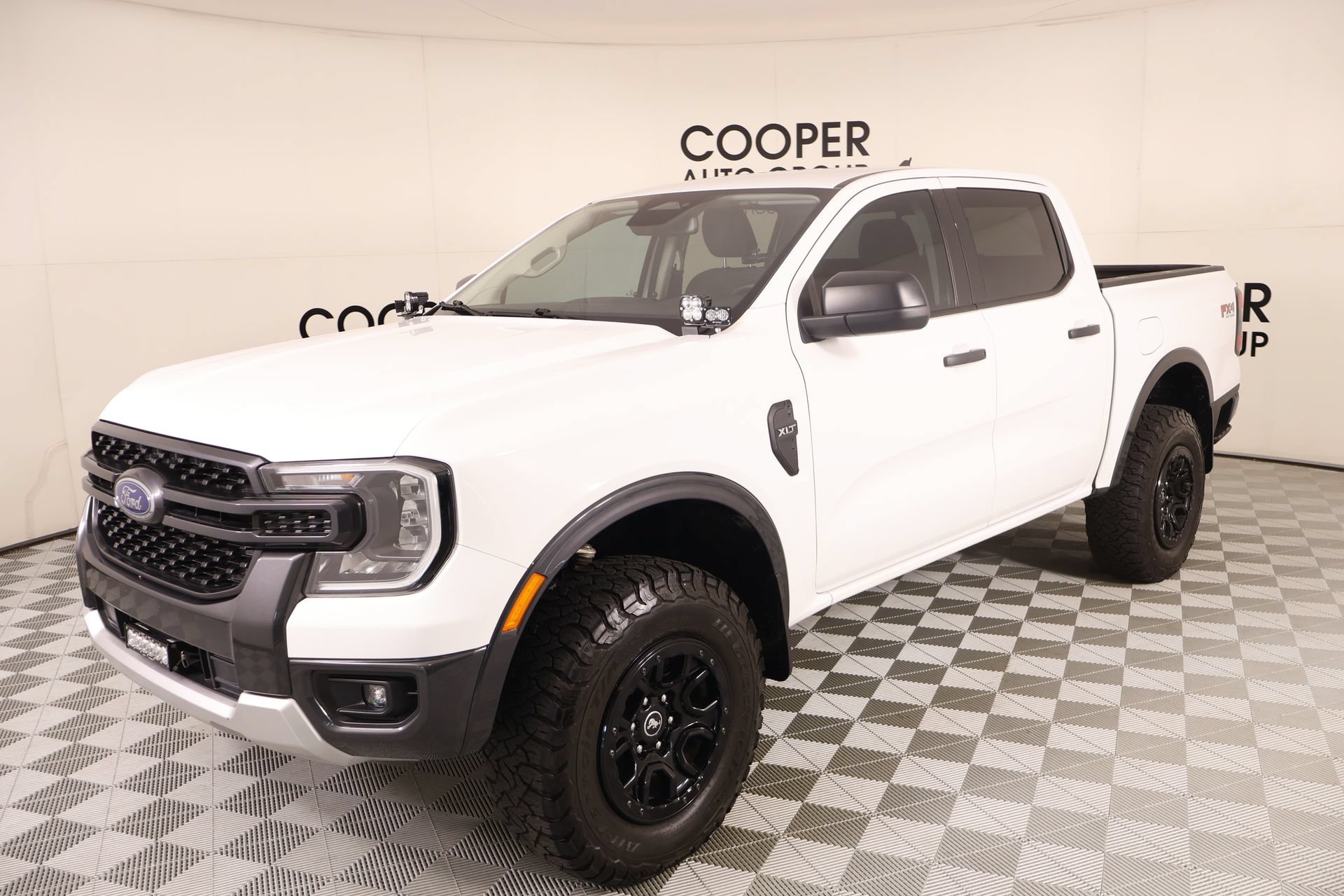 Used 2024 Ford Ranger XLT w/ FX4 Off-Road Package AWD/4WD image 9