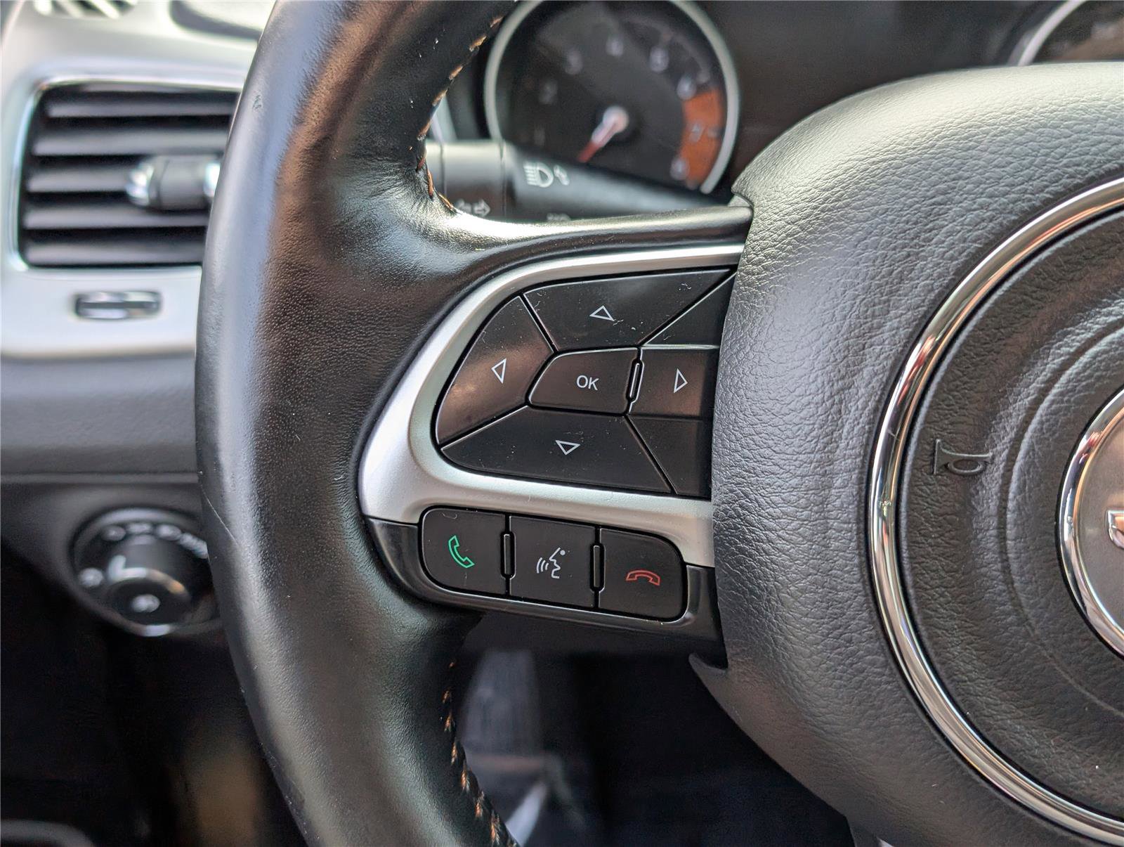 Used 2019 Jeep Compass Latitude w/ Popular Equipment Group image 21