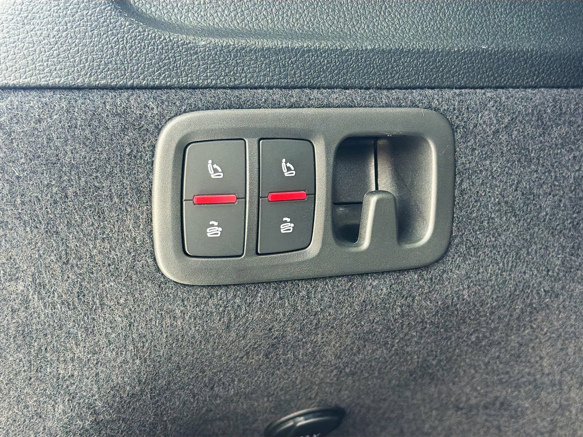 Used 2025 Audi Q7 3.0T Premium image 14