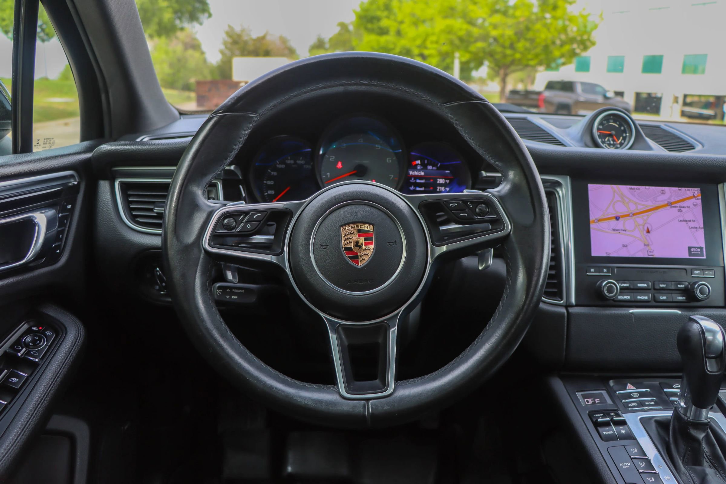 Used 2017 Porsche Macan S image 28