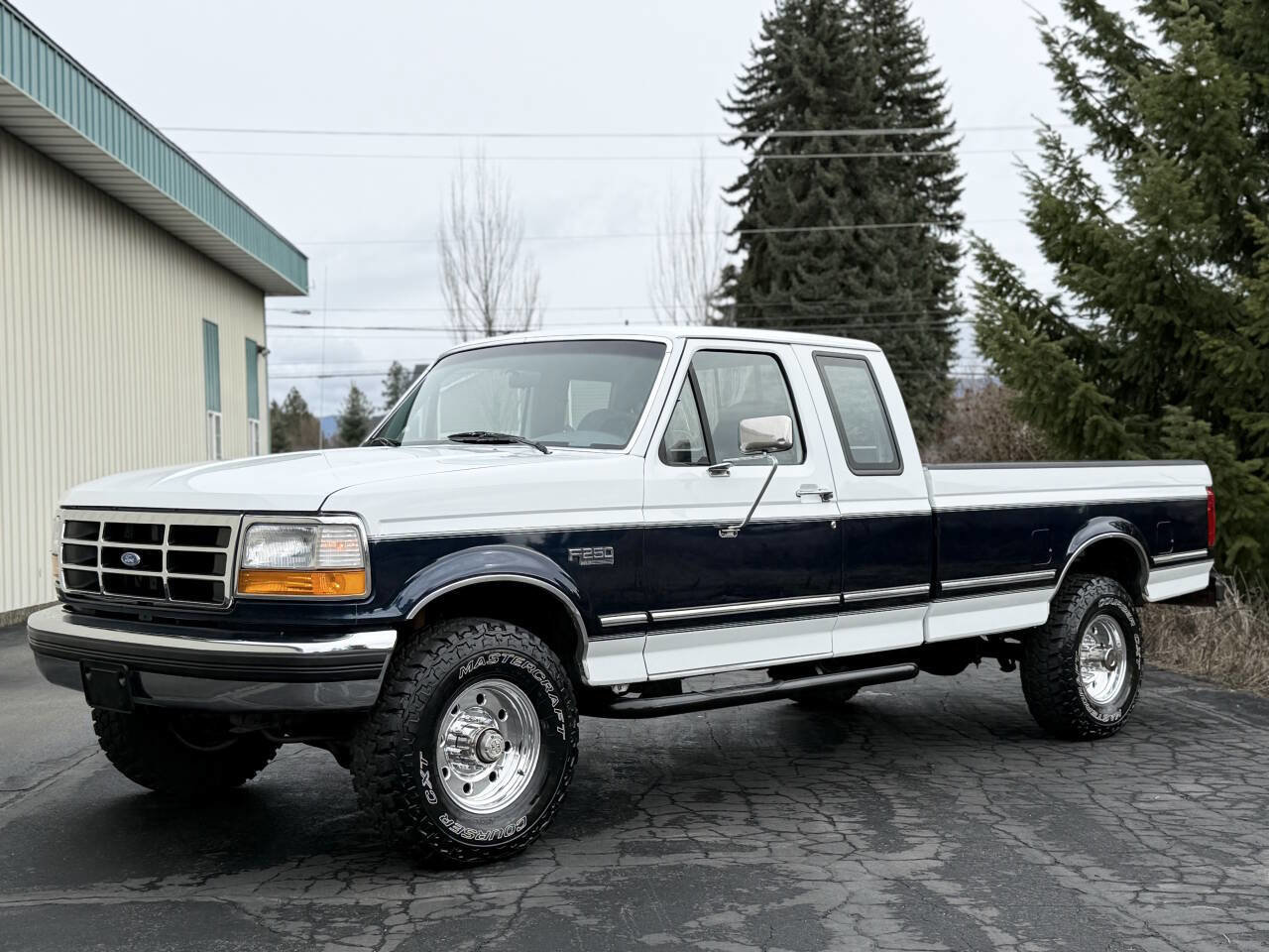 Used 1993 Ford F250 XLT image 2
