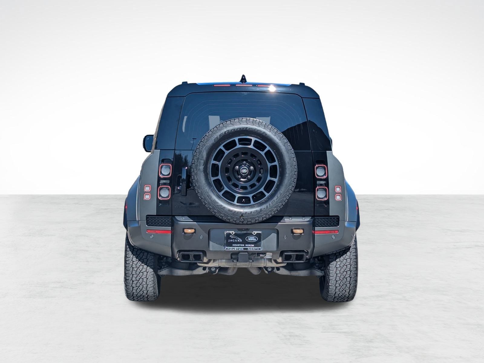 Certified 2025 Land Rover Defender 110 image 10