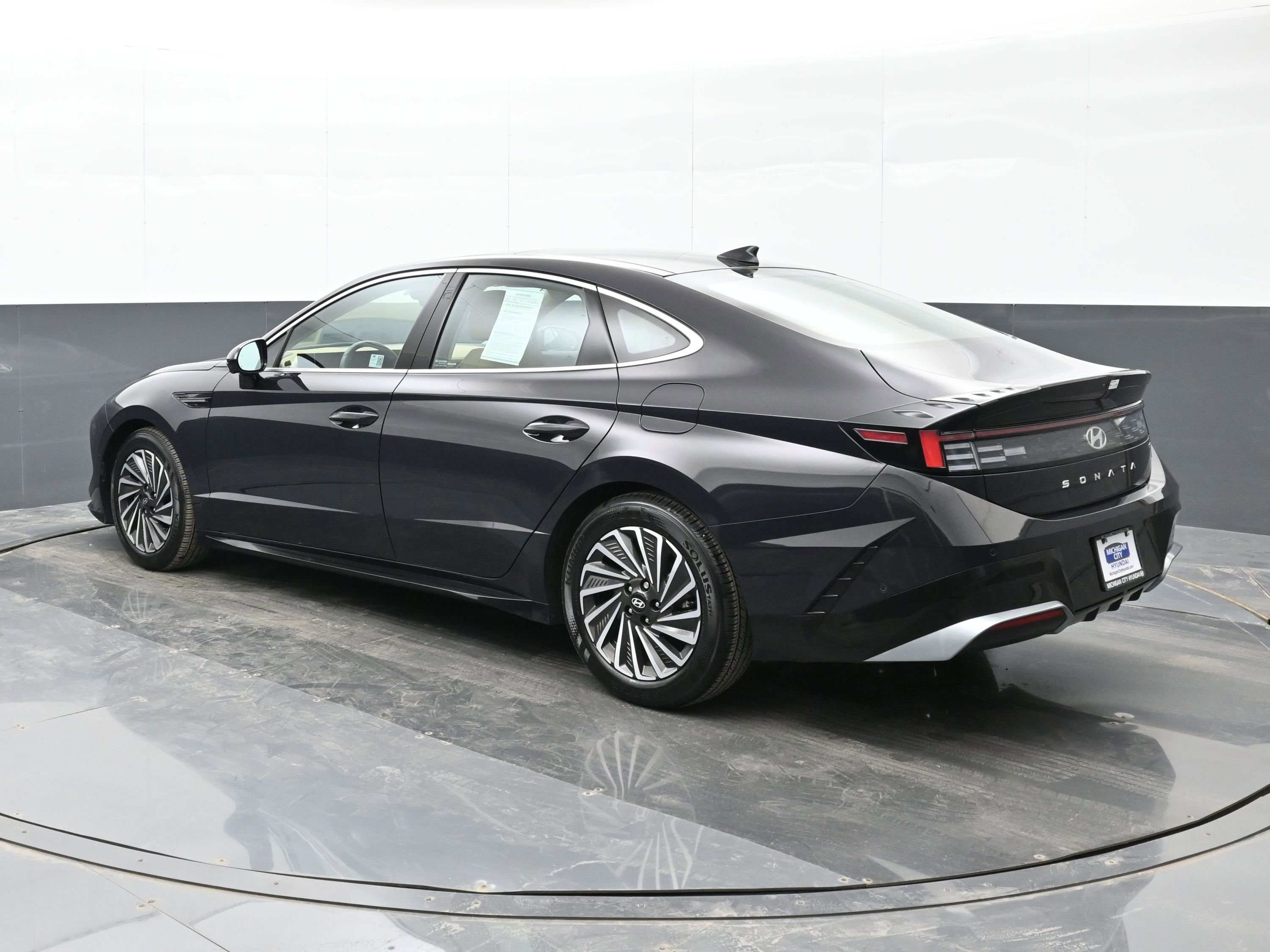 Certified 2025 Hyundai Sonata Limited image 6