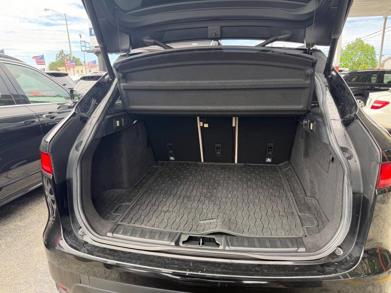 Used 2018 Jaguar F-PACE Prestige AWD/4WD image 18