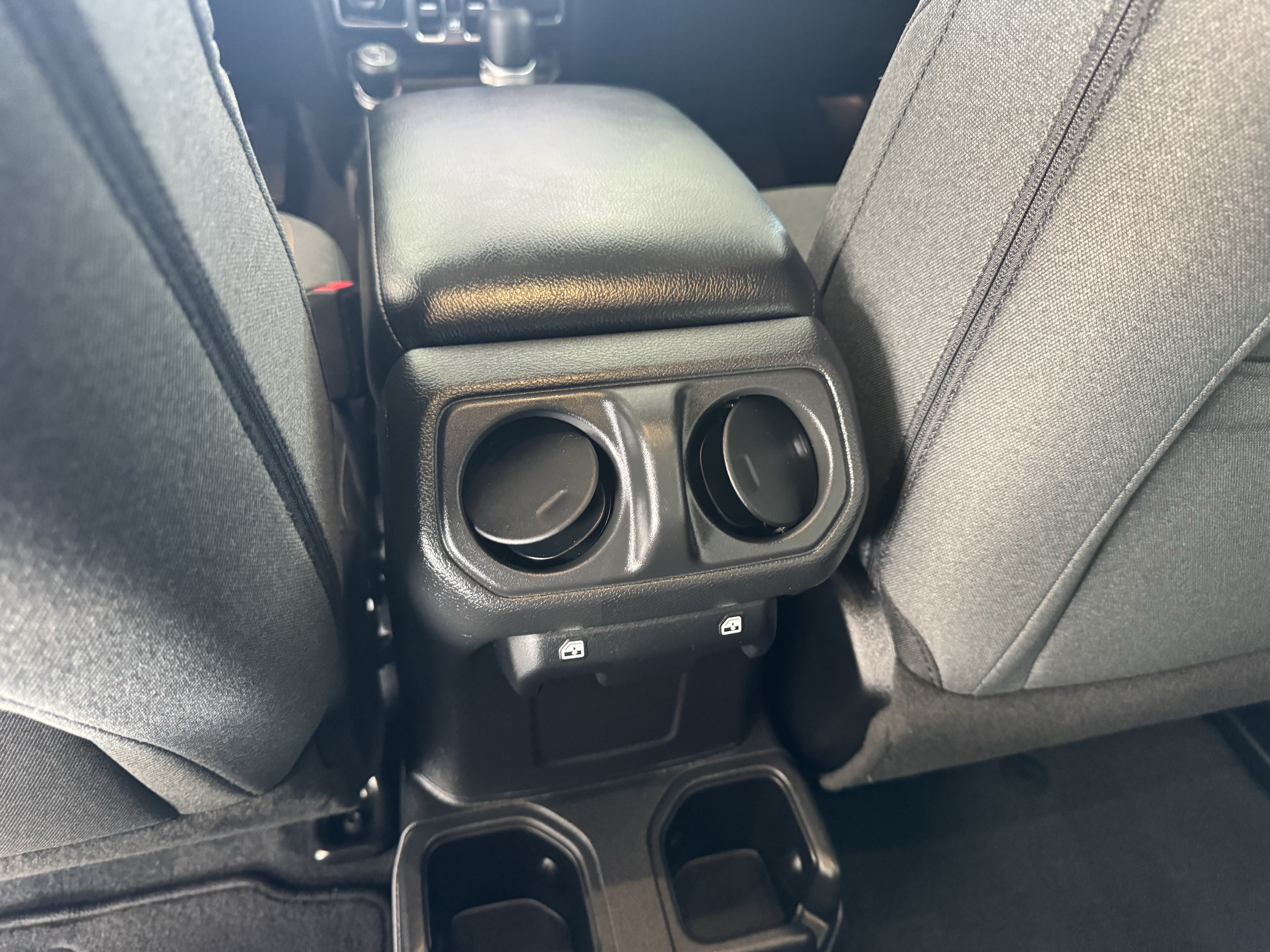 Used 2024 Jeep Wrangler Unlimited Sport AWD/4WD image 16