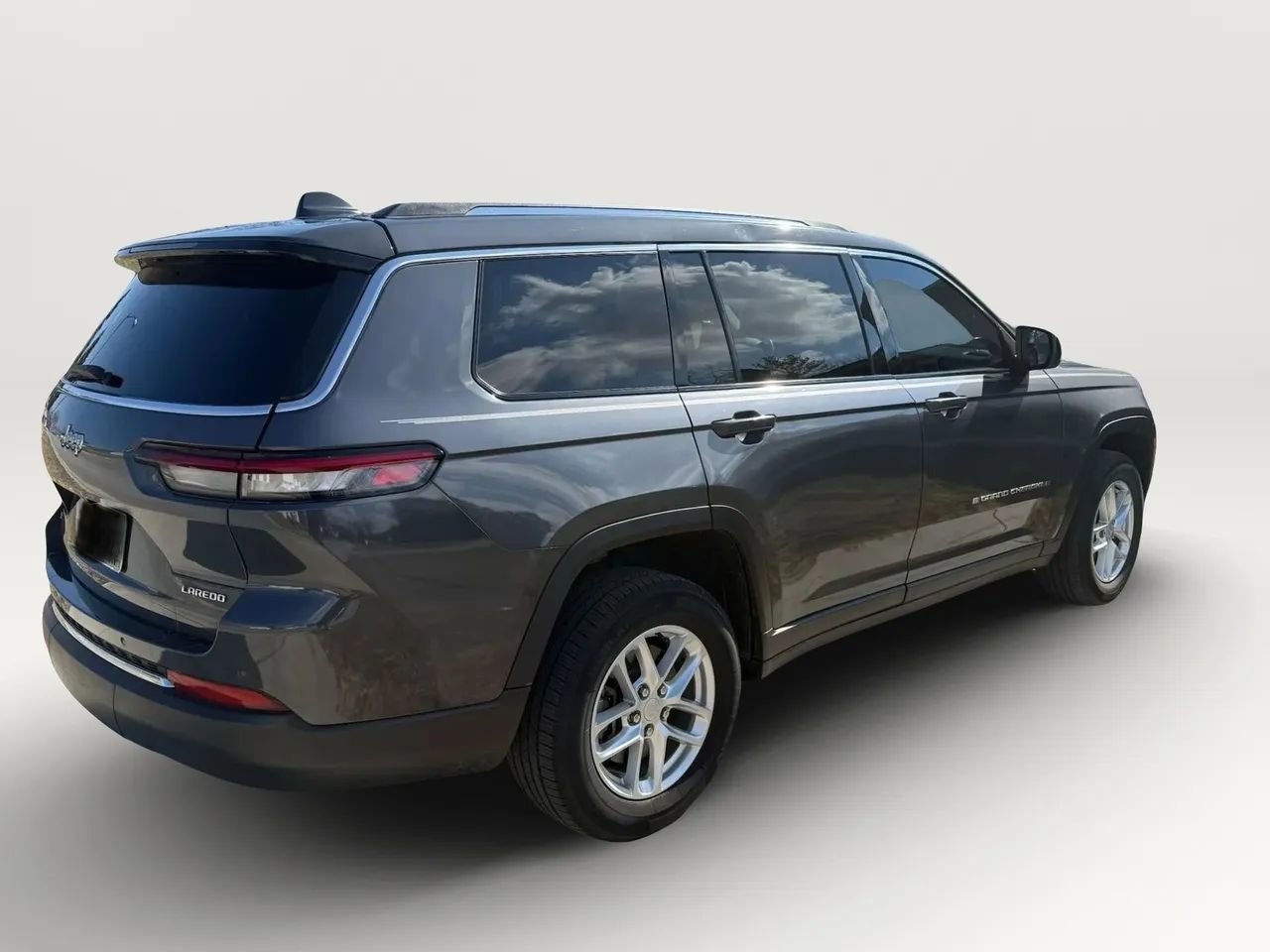 Used 2022 Jeep Grand Cherokee L Laredo w/ Luxury Tech Group I image 6