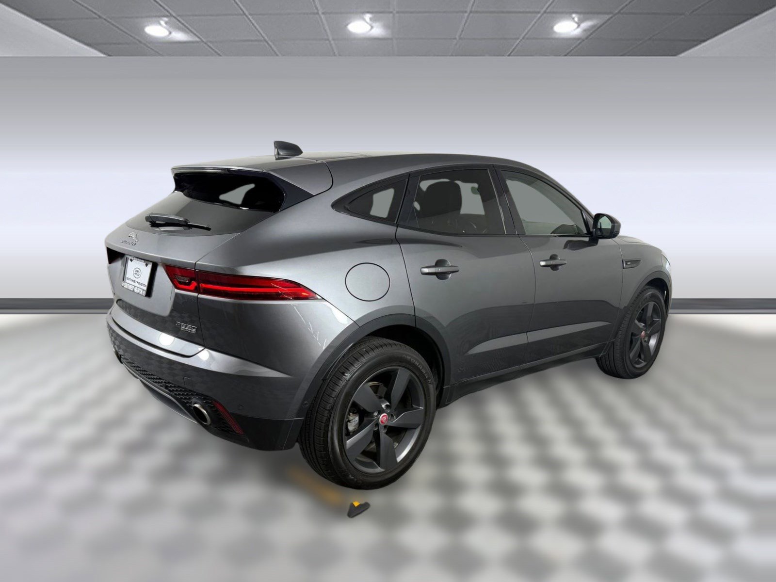 Used 2020 Jaguar E-PACE SE image 9