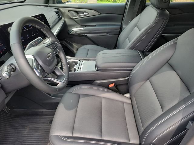 Used 2024 Chevrolet Traverse LT w/ Midnight/Sport Edition image 14