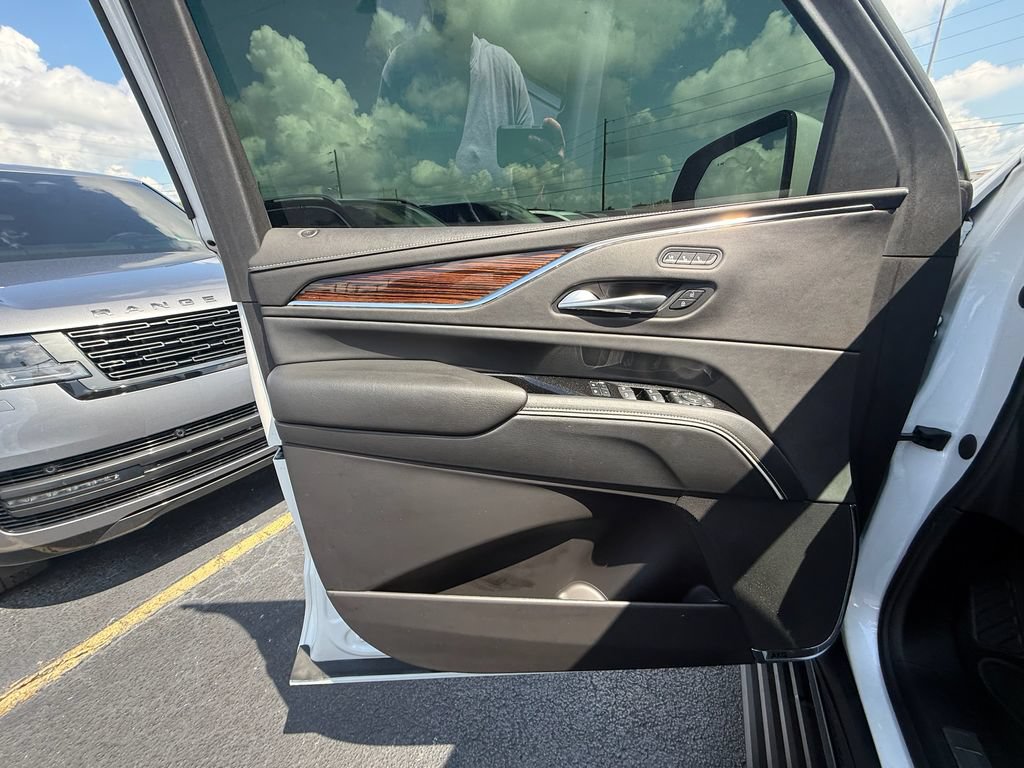 Used 2023 Cadillac Escalade Premium Luxury w/ LPO, Radiant Package AWD/4WD image 11