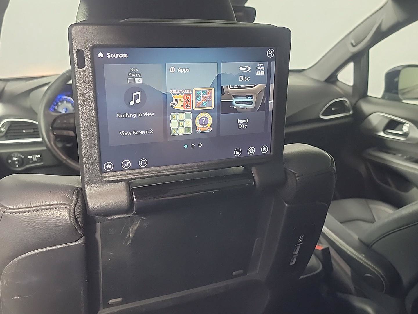 Used 2019 Chrysler Pacifica Touring-L Plus w/ Advanced Safetytec Group FWD image 28