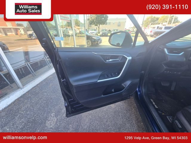 Used 2019 Toyota RAV4 XSE w/ XSE Weather Package AWD/4WD image 8