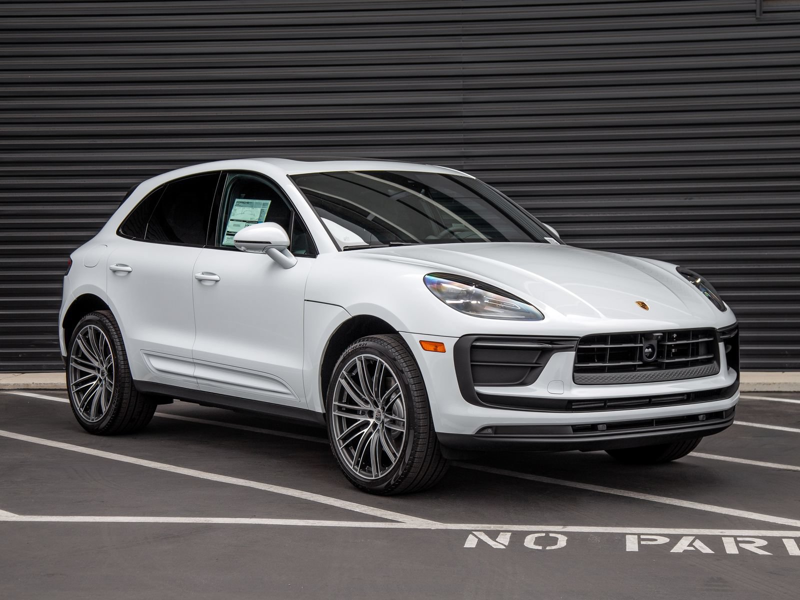 New 2026 Porsche Macan AWD/4WD image 9